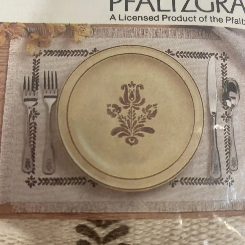 Pfaltzgraff Village Table Linens Set Of 4 Factory Sealed Extremely Rare Vintage